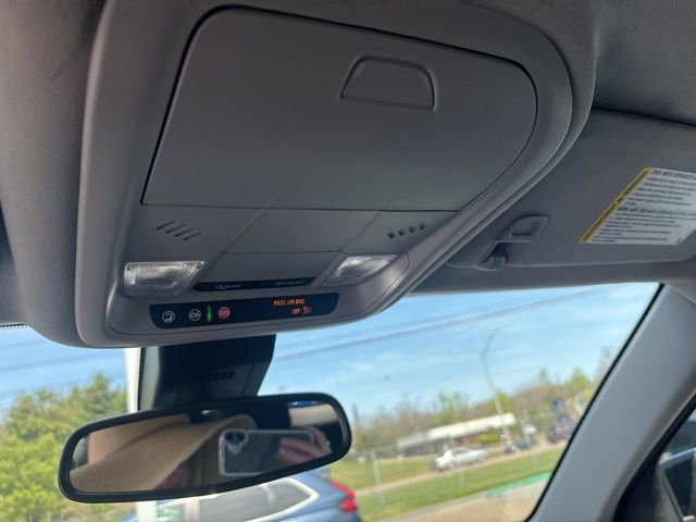 Used 2023 GMC Terrain SLE w/ Driver Convenience Package image 7