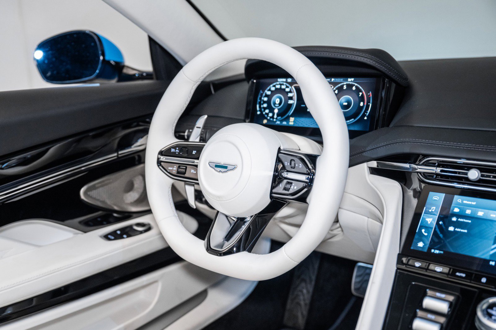 Used 2025 Aston Martin DB12 Volante image 20