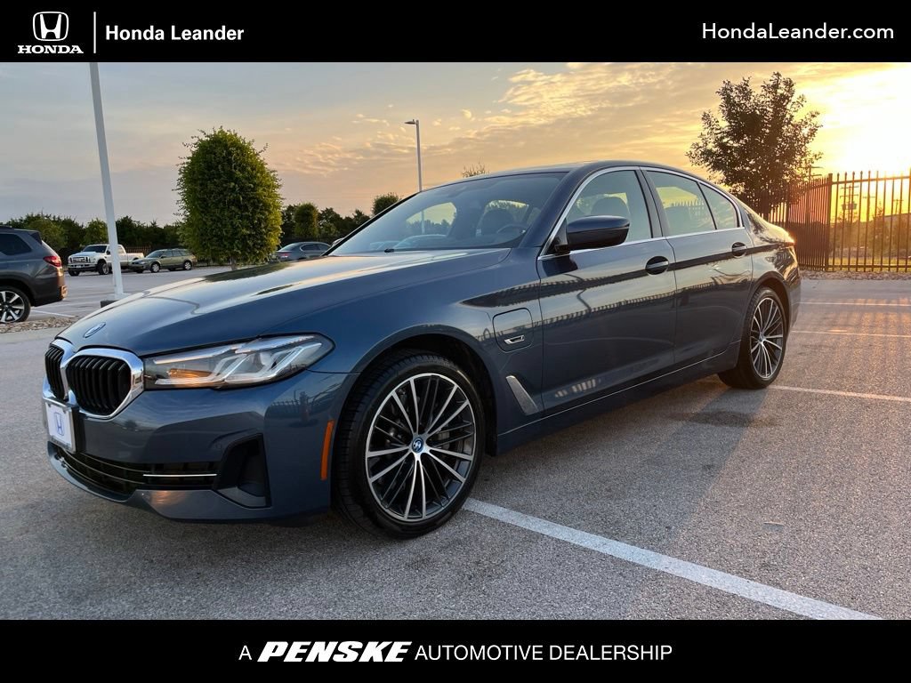 Used 2023 BMW 530e xDrive w/ Premium Package AWD/4WD image 1