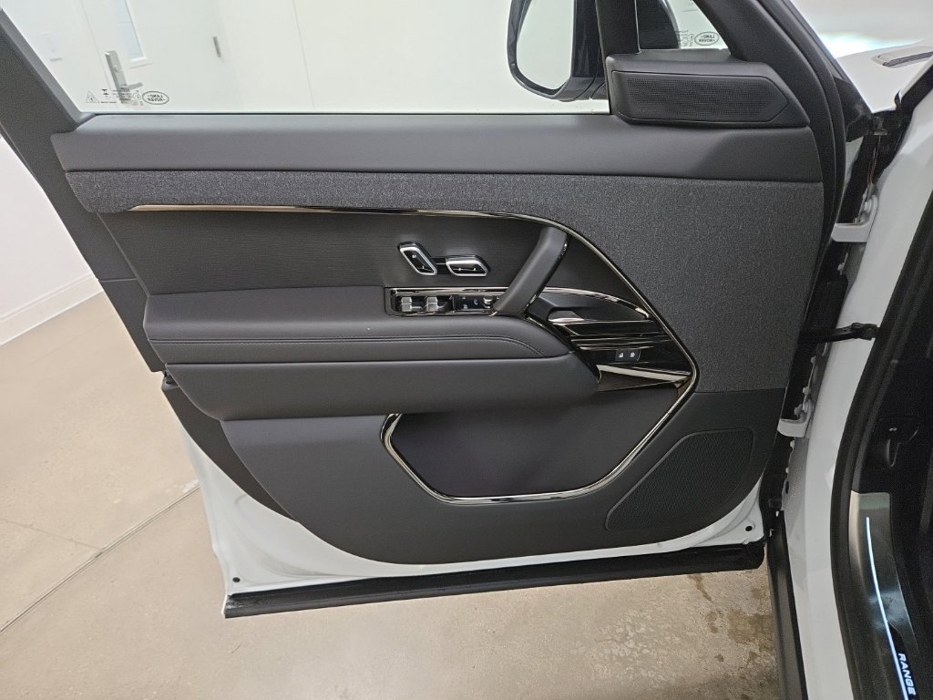 New 2026 Land Rover Range Rover Sport Dynamic SE AWD/4WD image 24