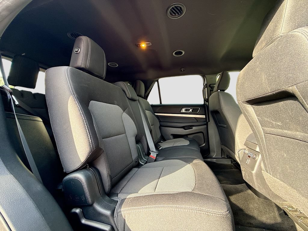 Used 2018 Ford Explorer XLT AWD/4WD image 29