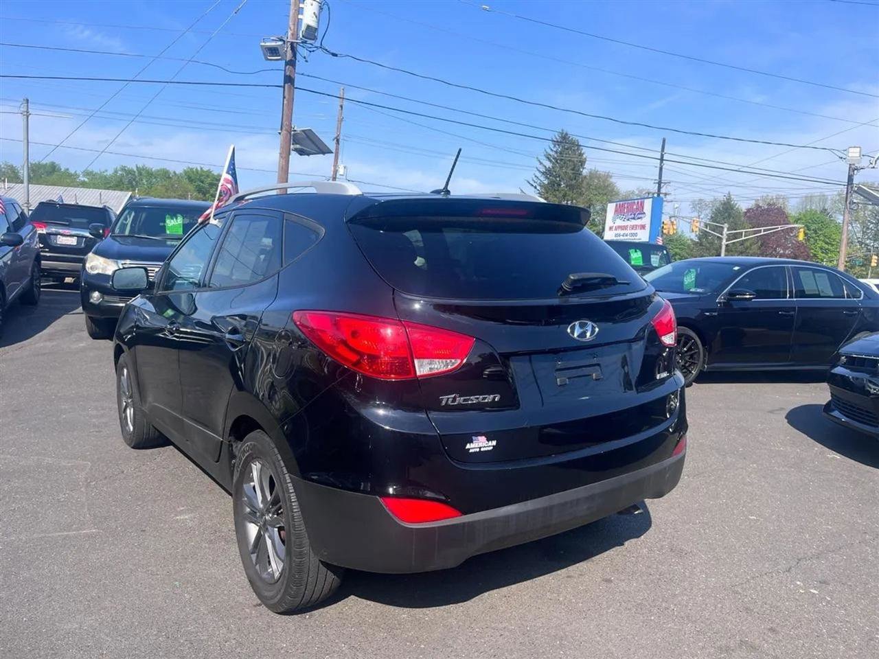 Used 2015 Hyundai Tucson SE AWD/4WD image 4