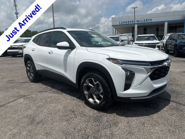 New 2026 Chevrolet Trax LT FWD image 1