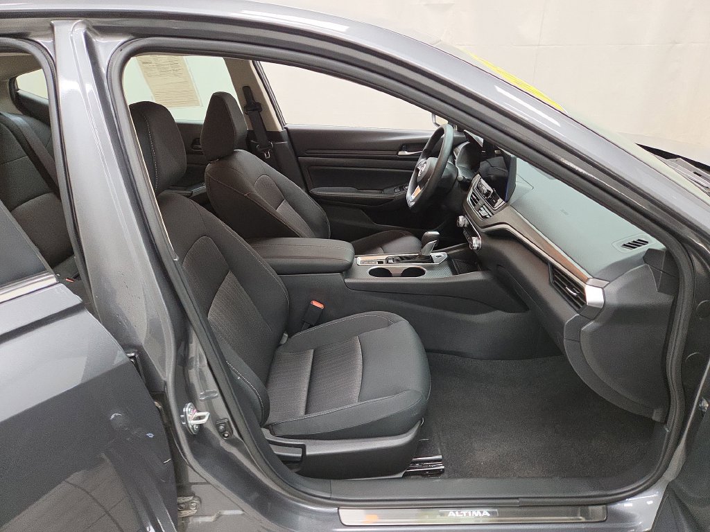 Used 2025 Nissan Altima 2.5 SV w/ SV Special Edition Package AWD/4WD image 11