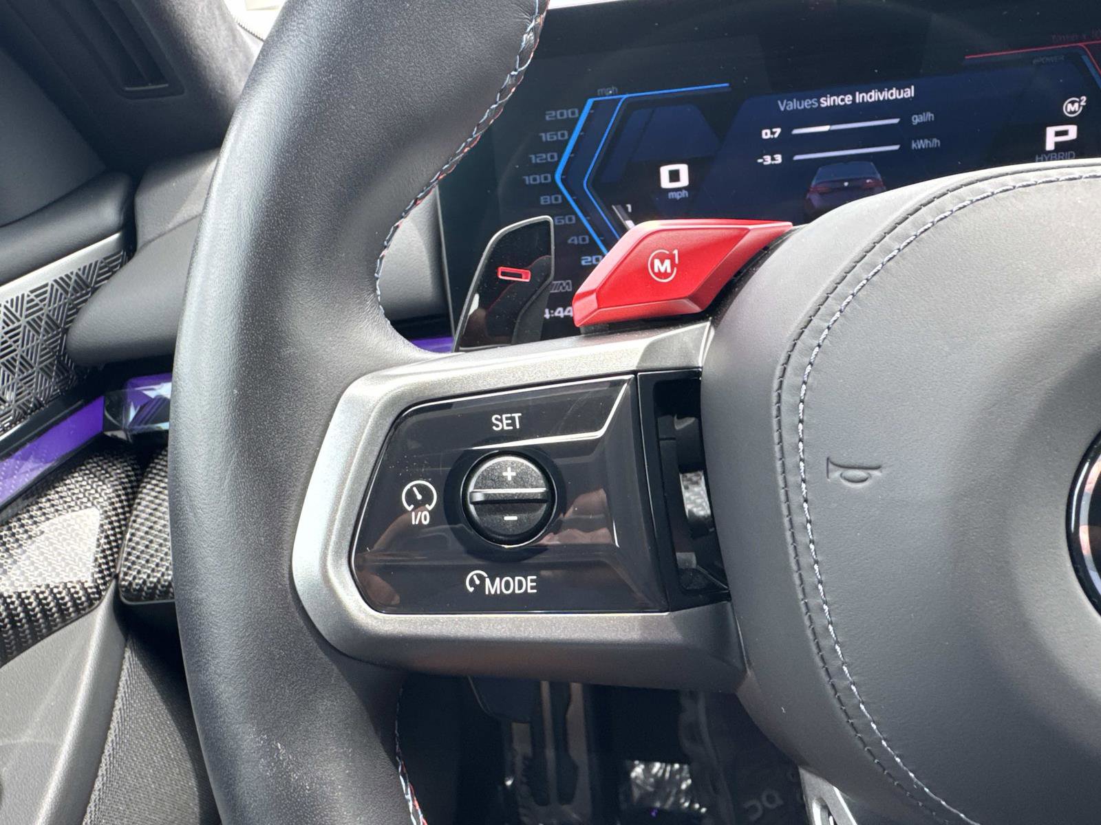 Used 2025 BMW M5 w/ Carbon Package image 18