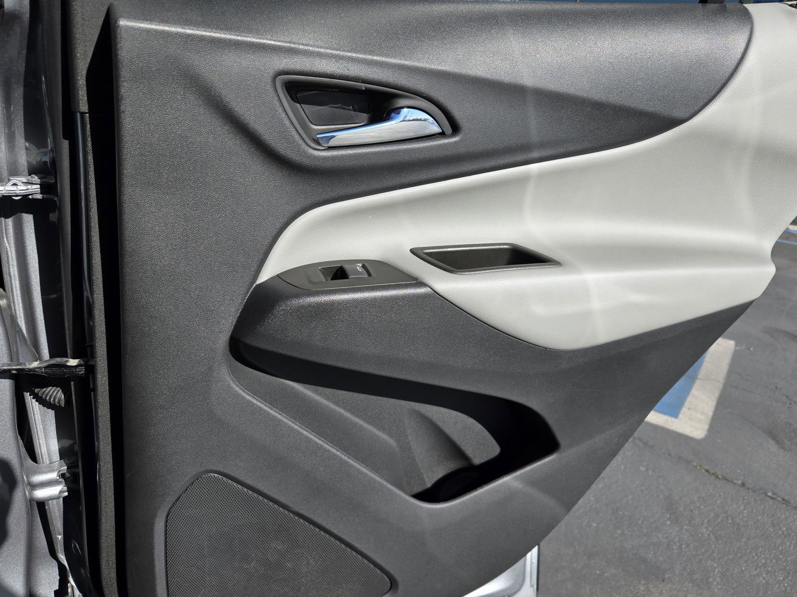 Used 2023 Chevrolet Equinox LS w/ LS Convenience Package image 29