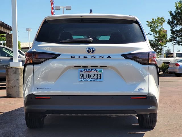 Used 2025 Toyota Sienna XLE image 7
