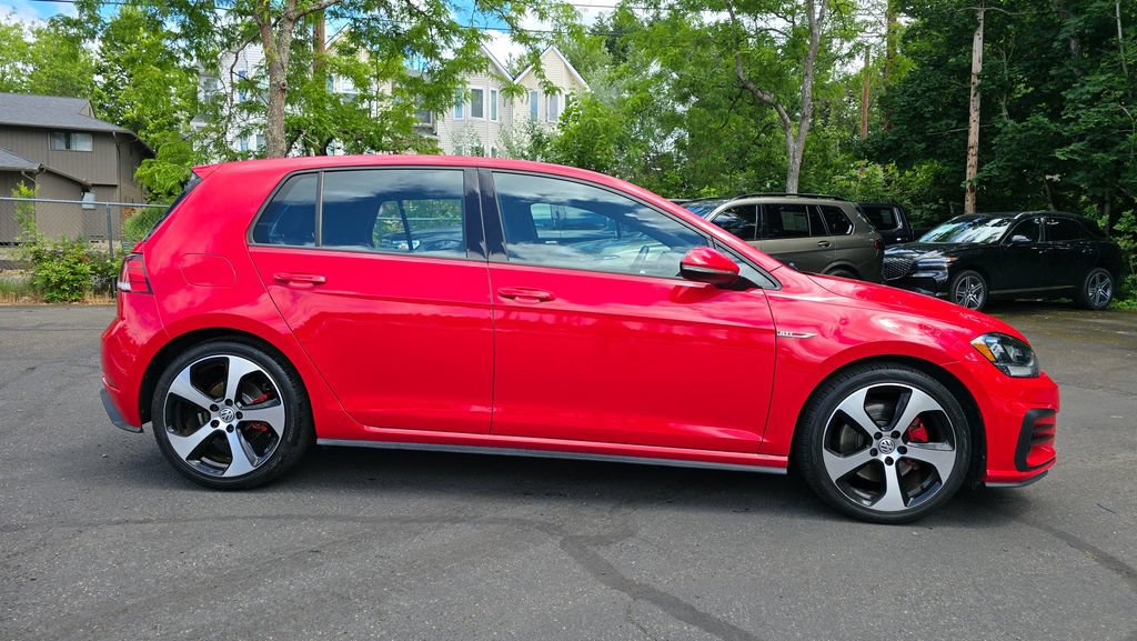 Used 2018 Volkswagen Golf 4-Door FWD image 3