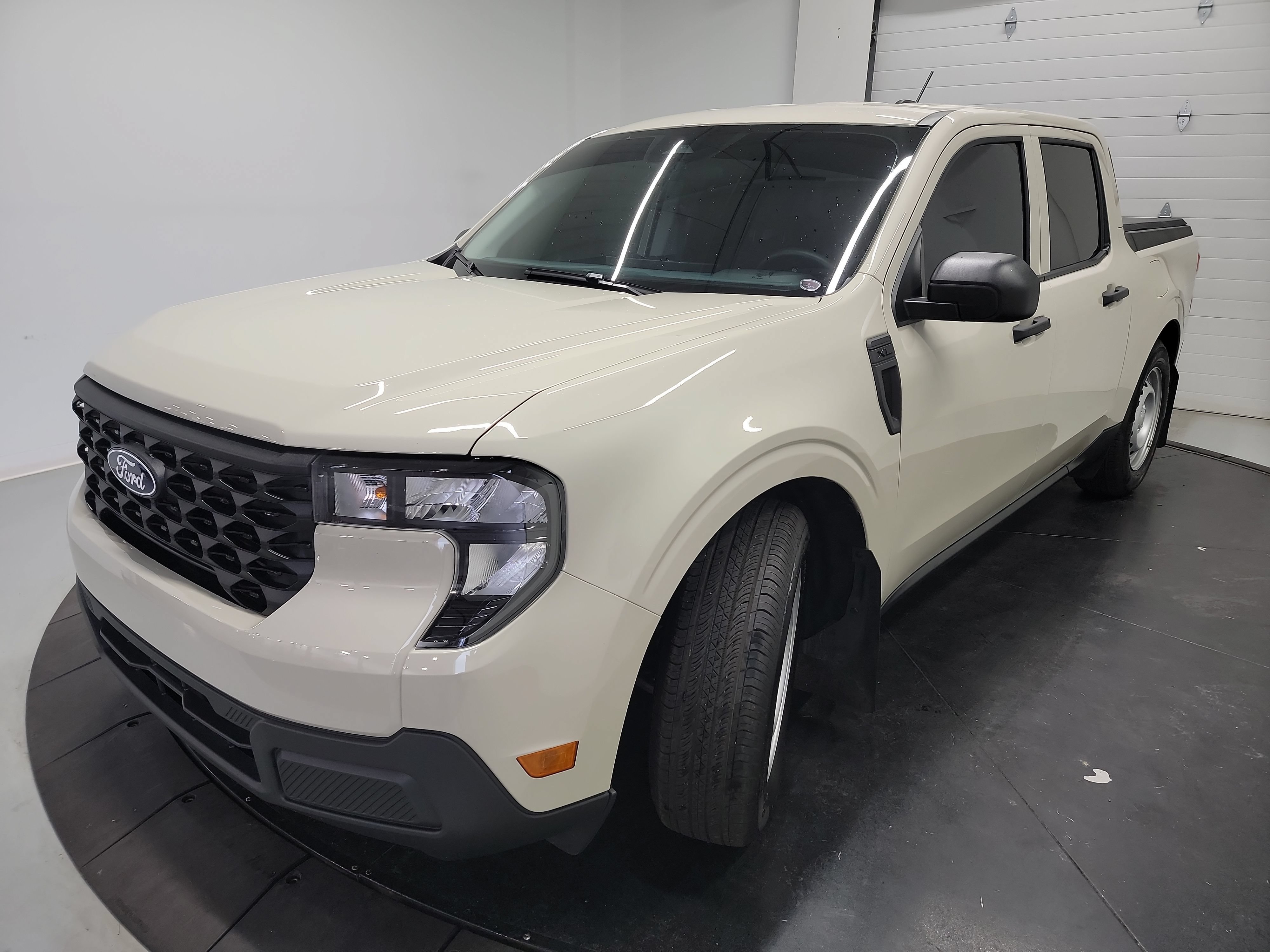 Used 2025 Ford Maverick XL w/ 4K Tow Package AWD/4WD image 3