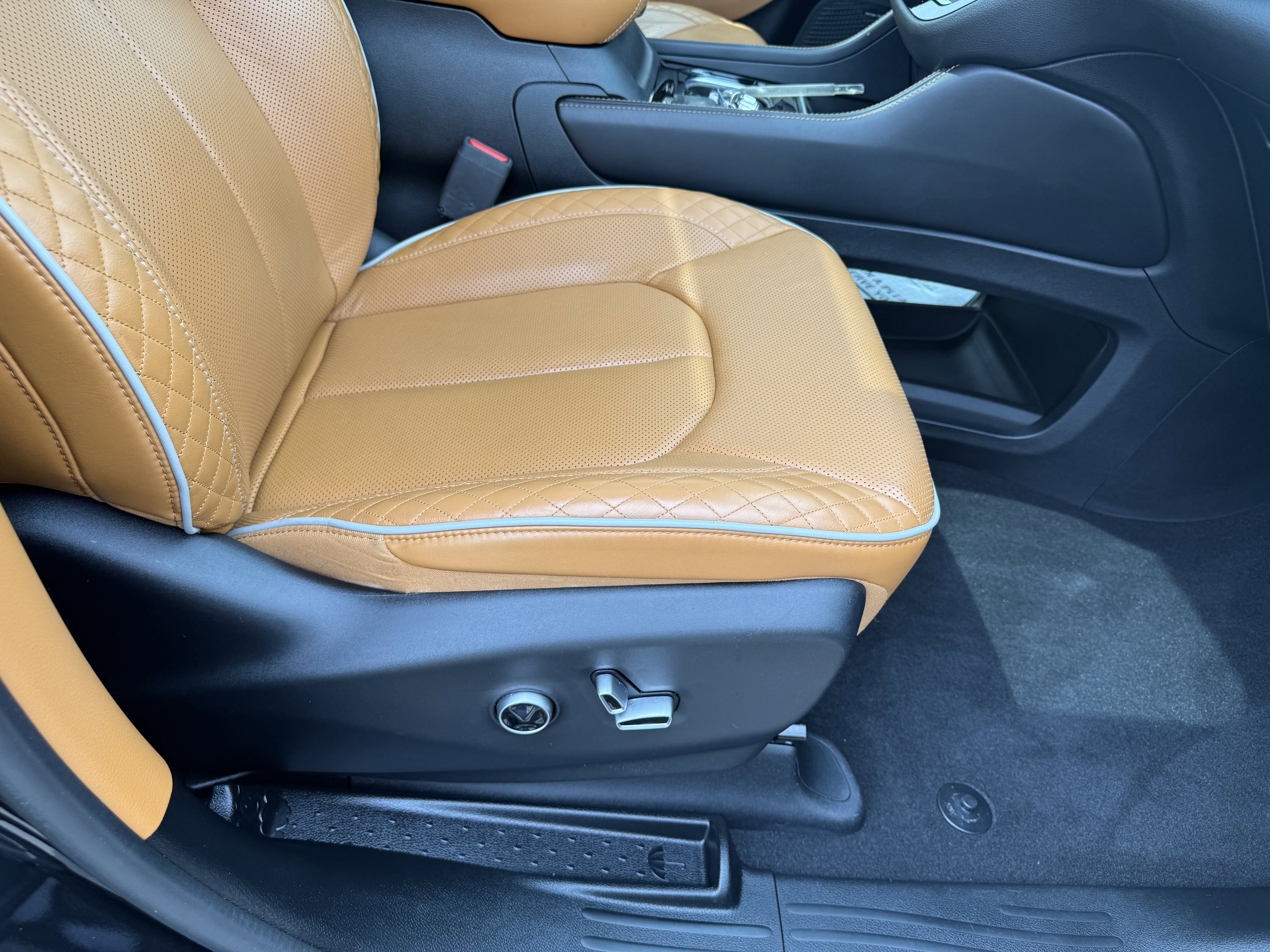 Used 2023 Chrysler Pacifica Pinnacle image 38