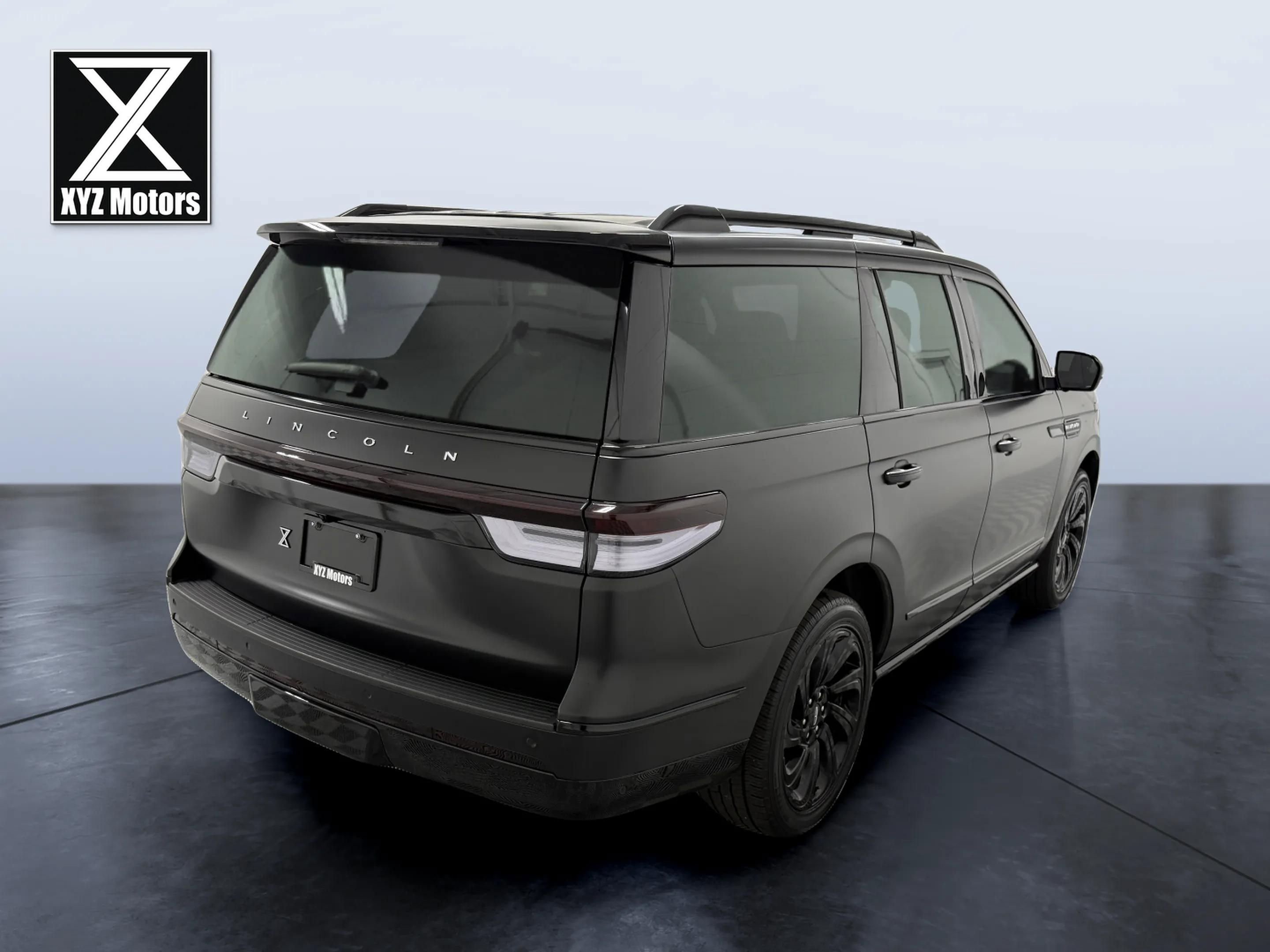 Used 2024 Lincoln Navigator Reserve w/ Equipment Group 201A AWD/4WD image 6