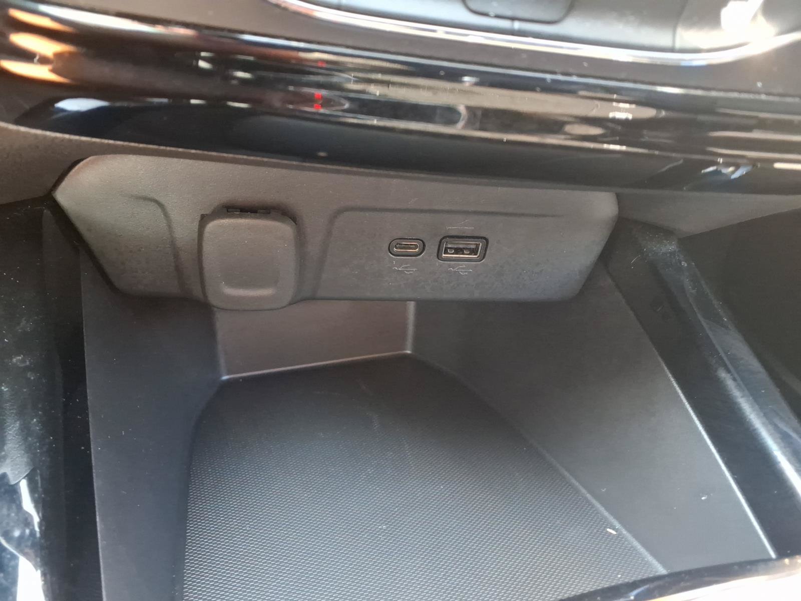 Used 2025 Chevrolet Trax ACTIV FWD image 24
