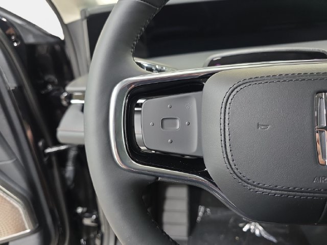New 2026 Lincoln Nautilus Reserve AWD/4WD image 14