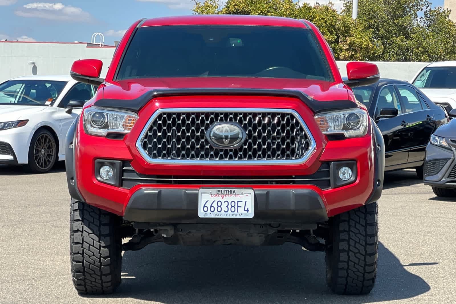 Used 2018 Toyota Tacoma TRD Off-Road w/ Technology Package AWD/4WD image 10