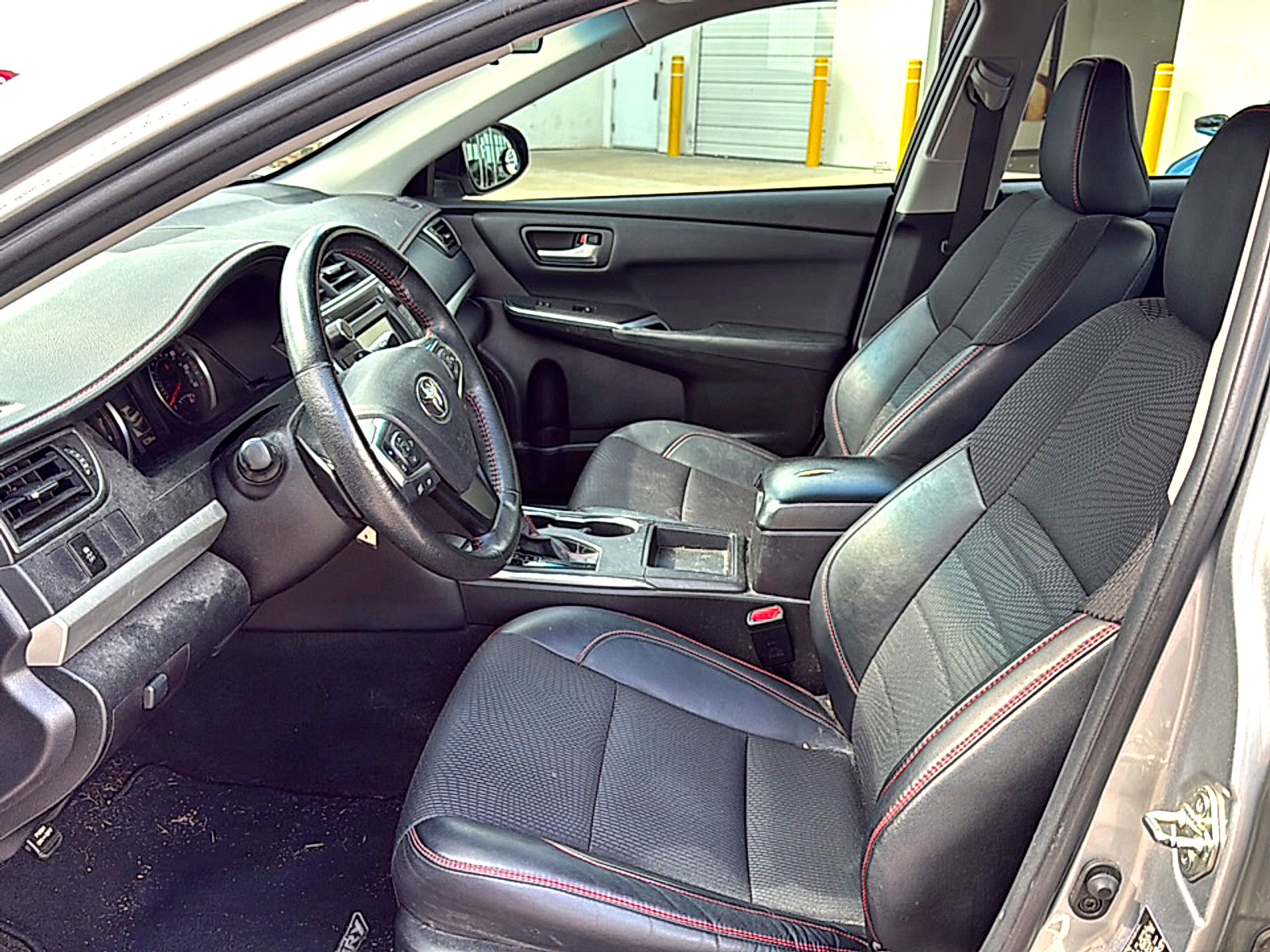 Used 2016 Toyota Camry SE FWD image 7