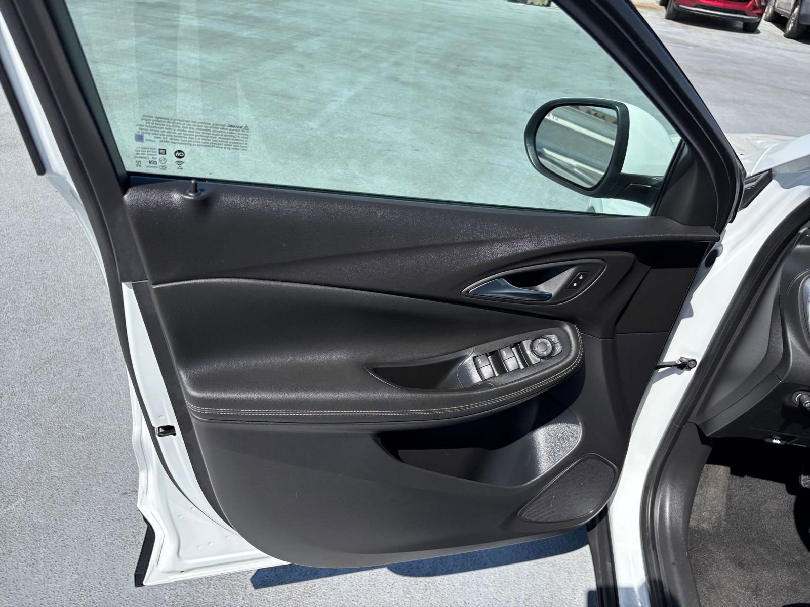 Used 2025 Buick Encore GX Preferred FWD image 18
