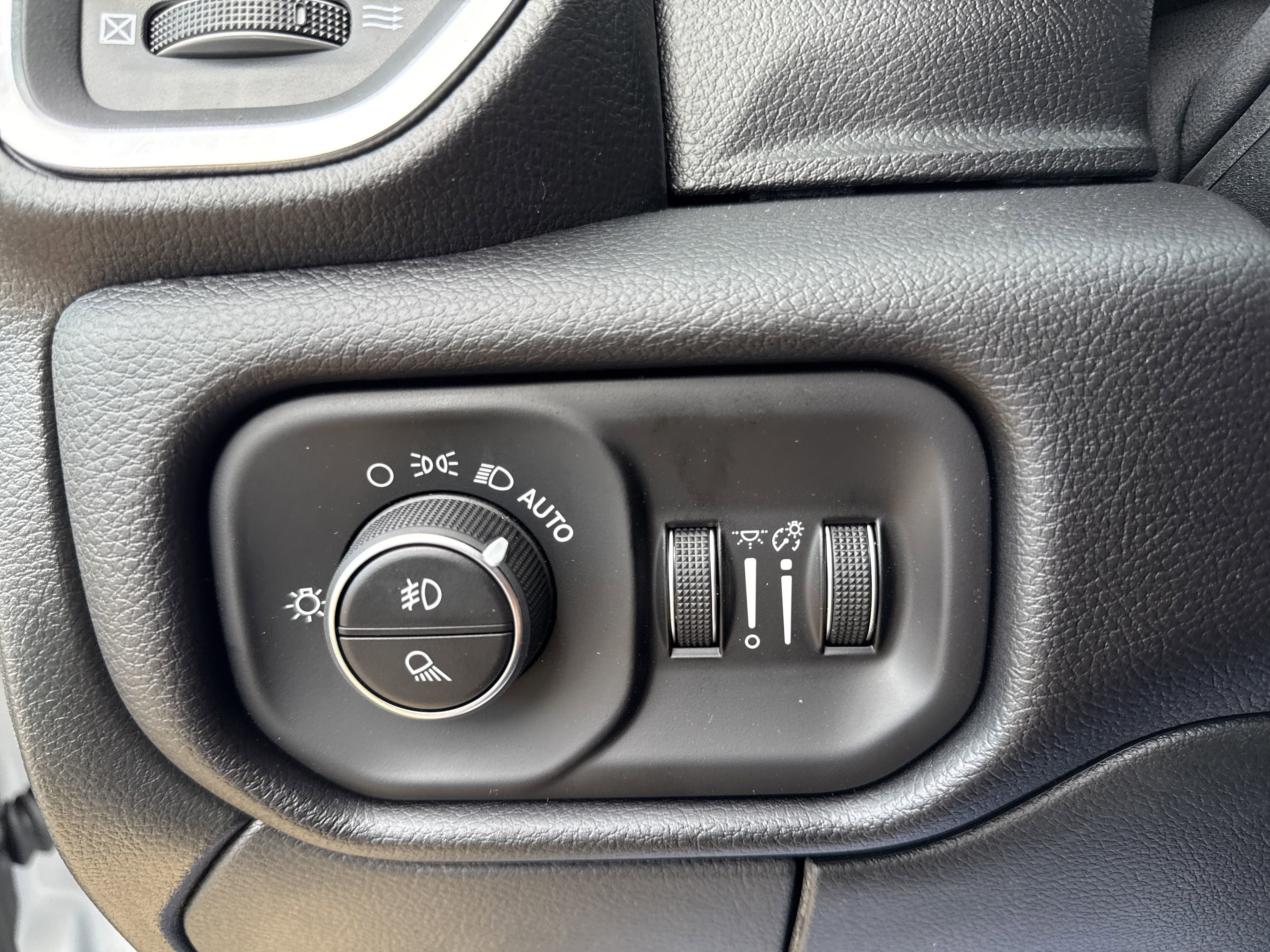 New 2025 RAM 2500 Laramie image 18