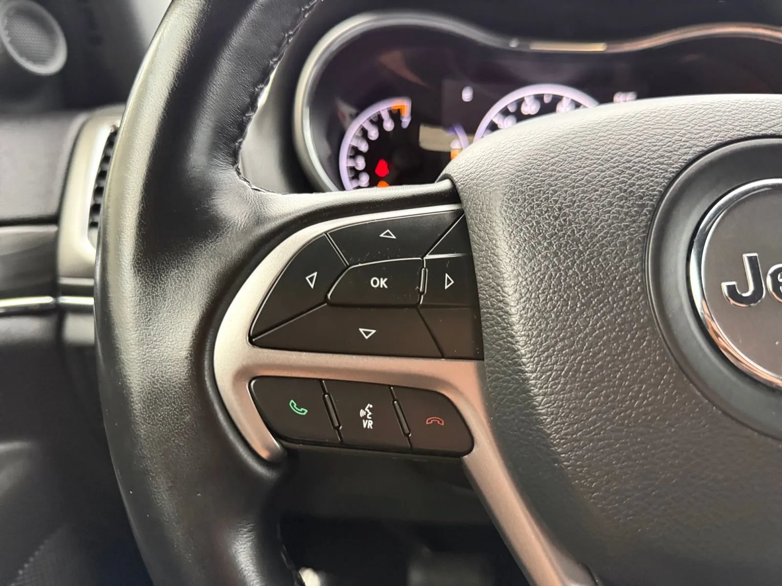 Used 2021 Jeep Grand Cherokee Limited AWD/4WD image 29