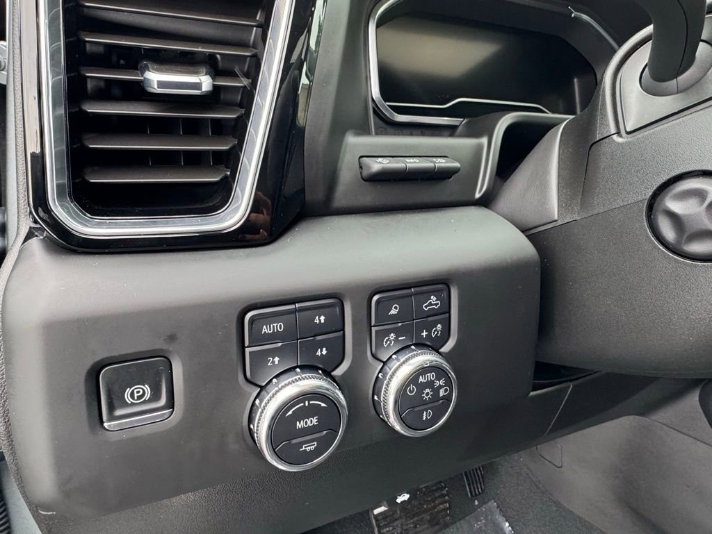 Used 2025 GMC Sierra 1500 Denali w/ Denali Reserve Package AWD/4WD image 18