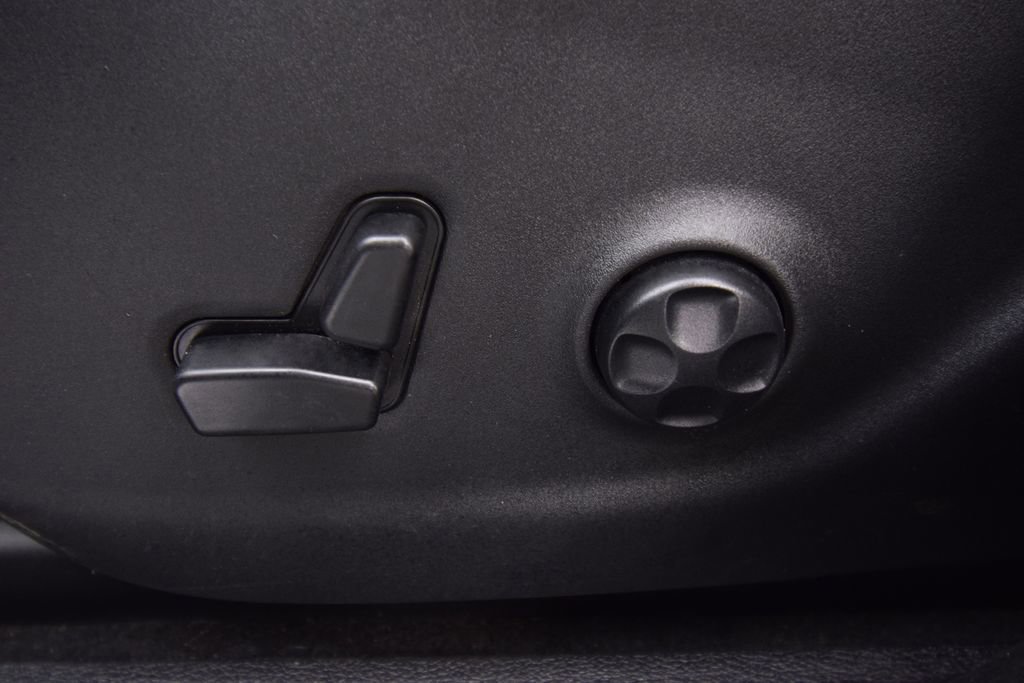 Used 2019 Jeep Cherokee Limited image 26