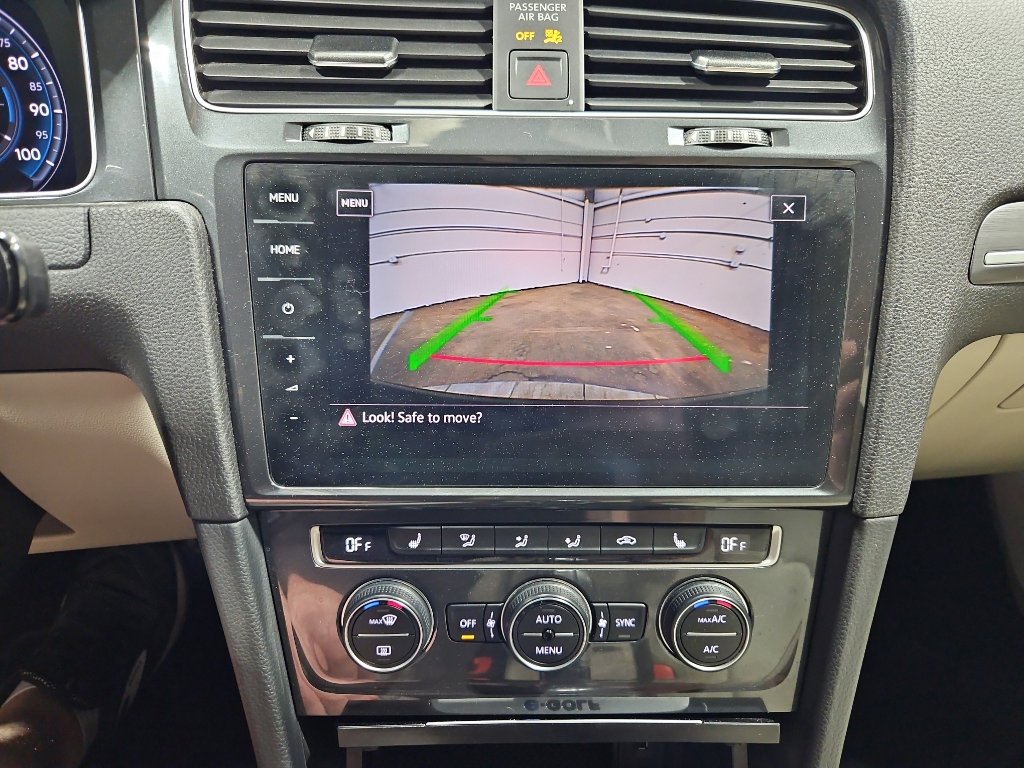 Used 2019 Volkswagen e-Golf SEL Premium image 11