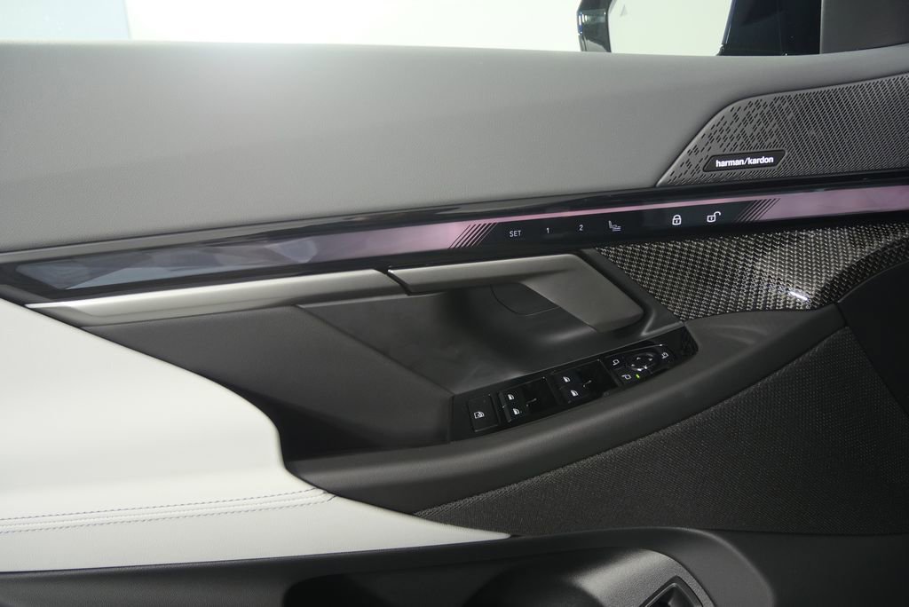 New 2026 BMW i5 eDrive40 w/ M Sport Package image 8