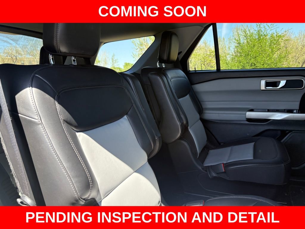 Used 2023 Ford Explorer XLT w/ Equipment Group 202A AWD/4WD image 13