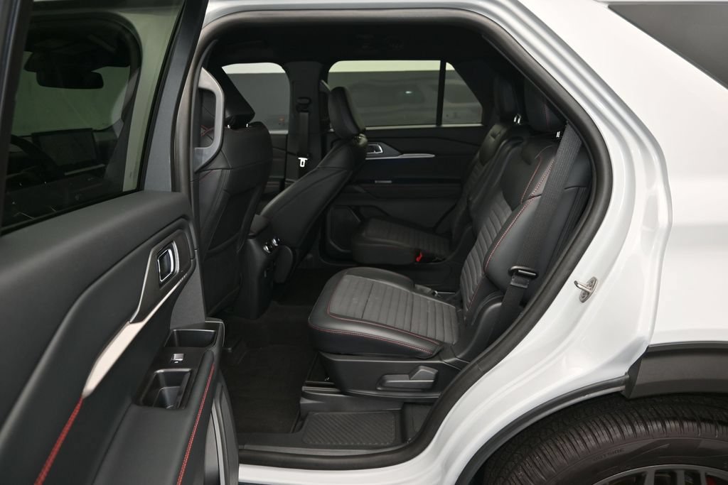 Certified 2026 Ford Explorer ST-Line w/ ST-Line Street Pack RWD image 15