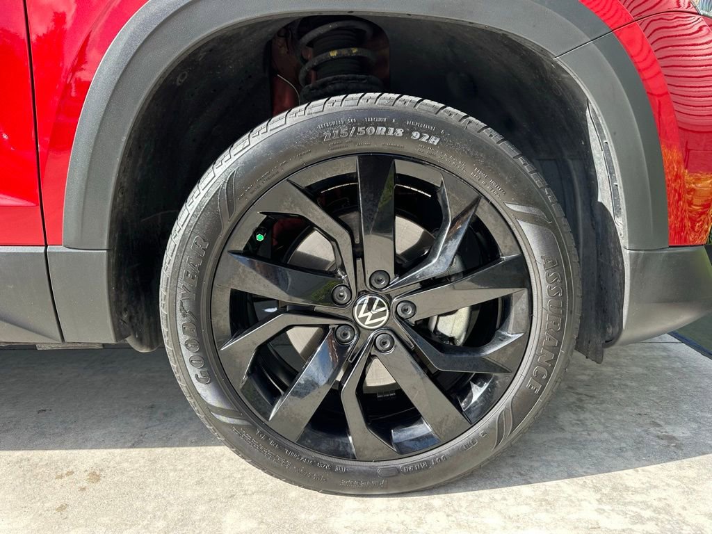 Used 2023 Volkswagen Taos SE image 39