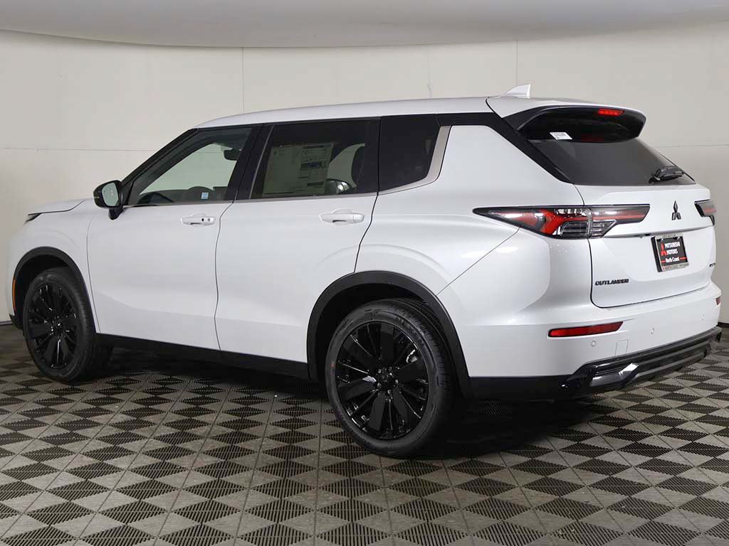 New 2026 Mitsubishi Outlander LE AWD/4WD image 9