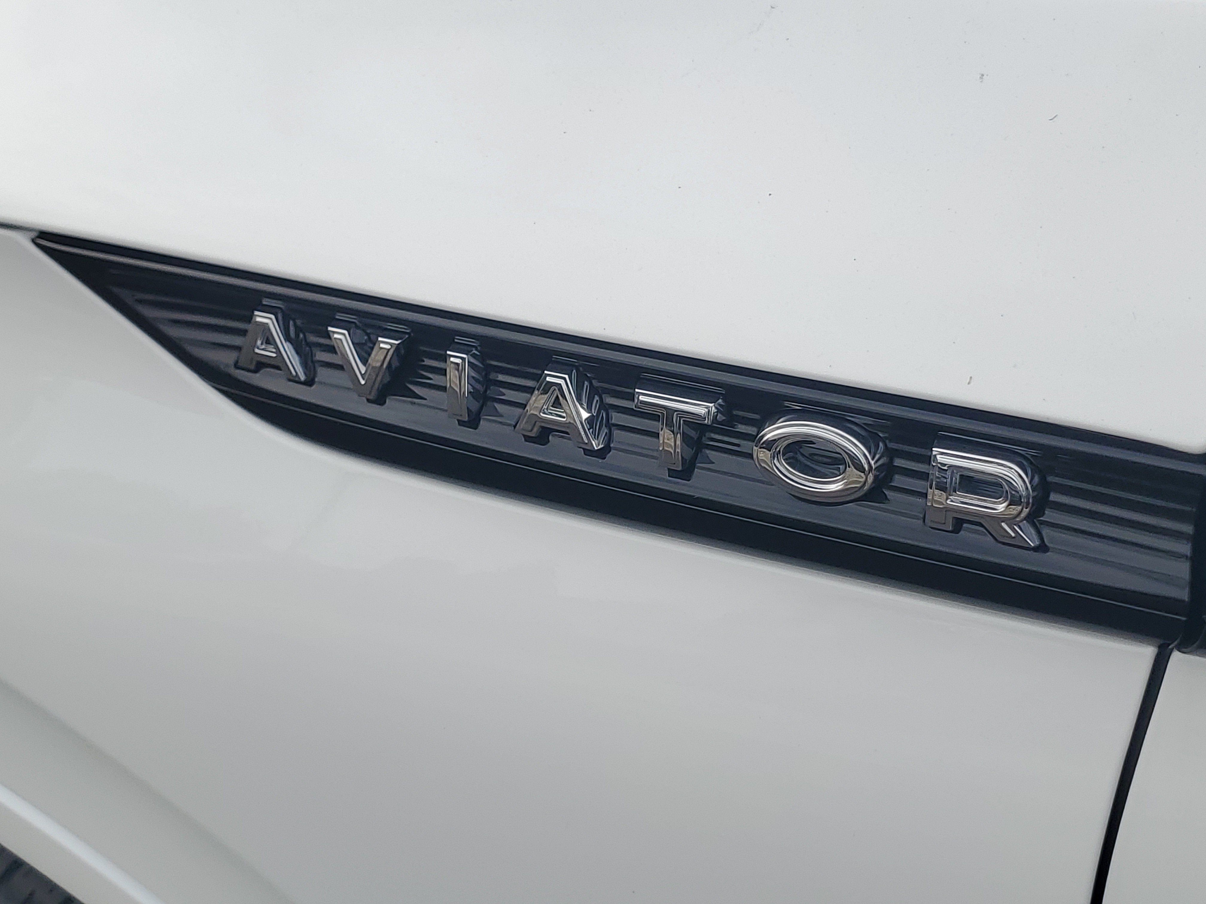 New 2027 Lincoln Aviator Reserve w/ Jet Appearance Package AWD/4WD image 7