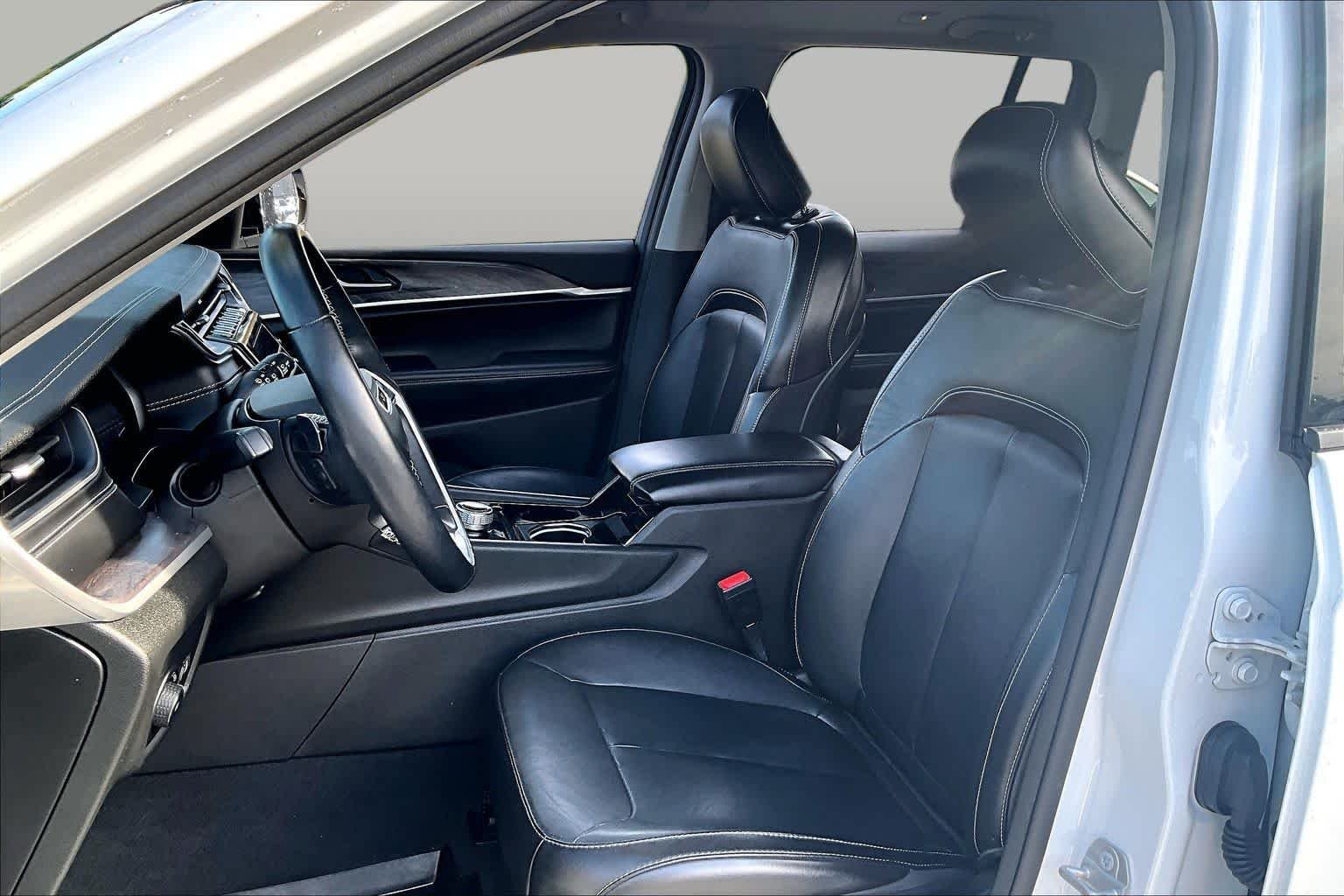Used 2022 Jeep Grand Cherokee Limited RWD image 8