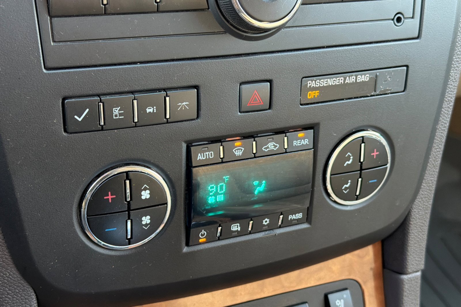 Used 2012 Buick Enclave Premium image 18