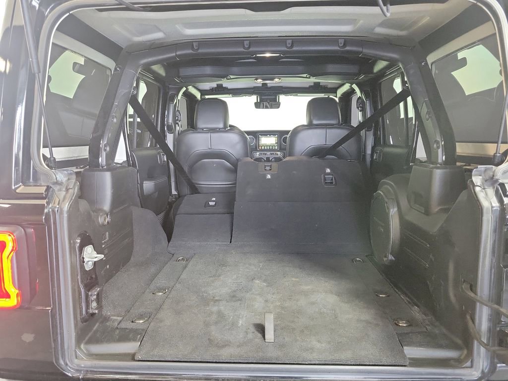 Used 2019 Jeep Wrangler Unlimited Sahara AWD/4WD image 26
