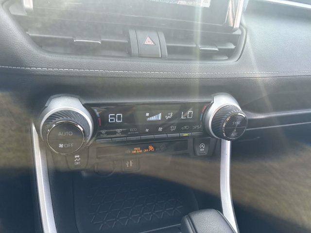 Used 2025 Toyota RAV4 XLE AWD/4WD image 22