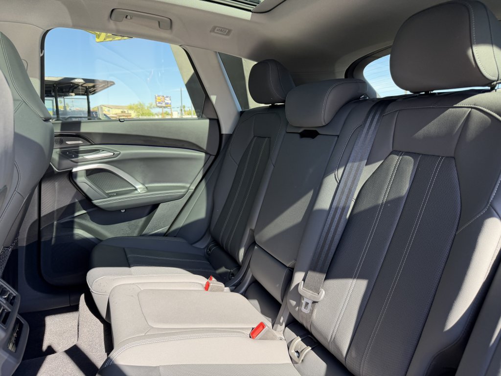 Used 2025 Audi Q5 Premium Plus w/ Premium Plus AWD/4WD image 32