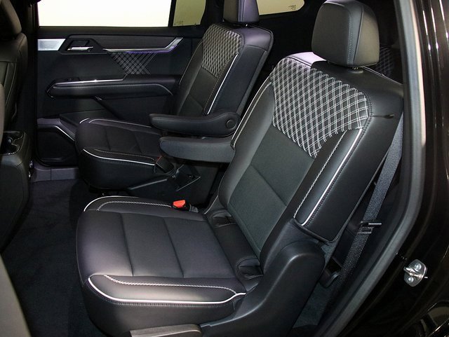 Used 2024 GMC Acadia Denali w/ Super Cruise Package image 13