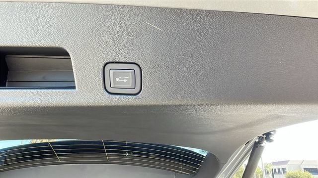 New 2026 Chevrolet Traverse LT w/ LPO, Floor Liner Package FWD image 32