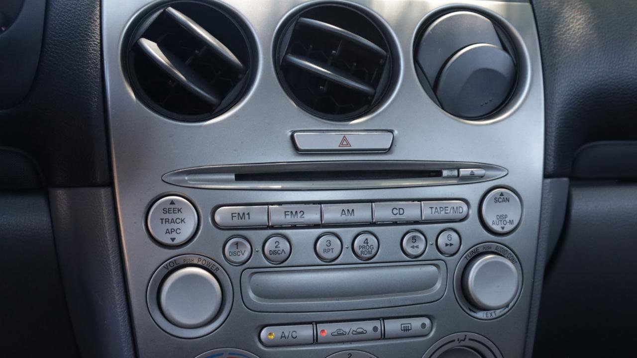Used 2004 MAZDA MAZDA6 i FWD image 10