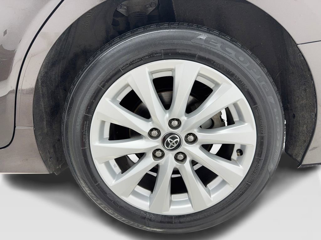 Used 2020 Toyota Camry LE image 47