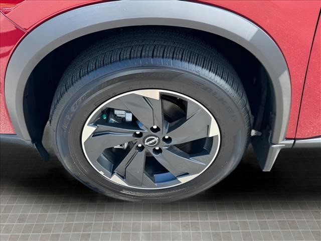 Used 2025 Nissan Rogue SV FWD image 20