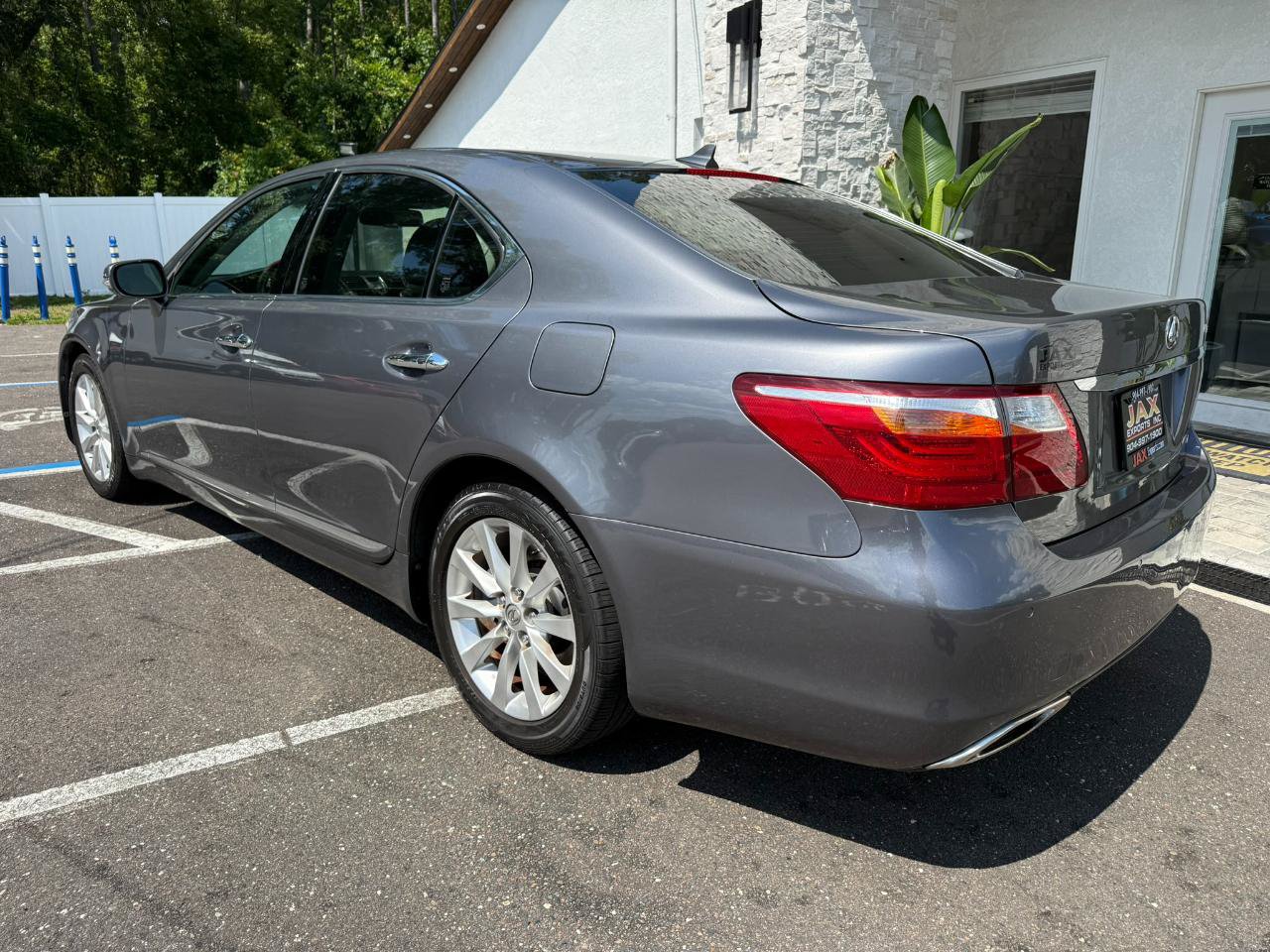 Used 2012 Lexus LS 460 AWD w/ Luxury Value Edition image 3
