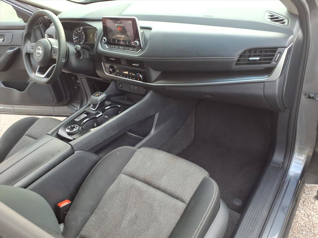 Used 2024 Nissan Rogue SV AWD/4WD image 16