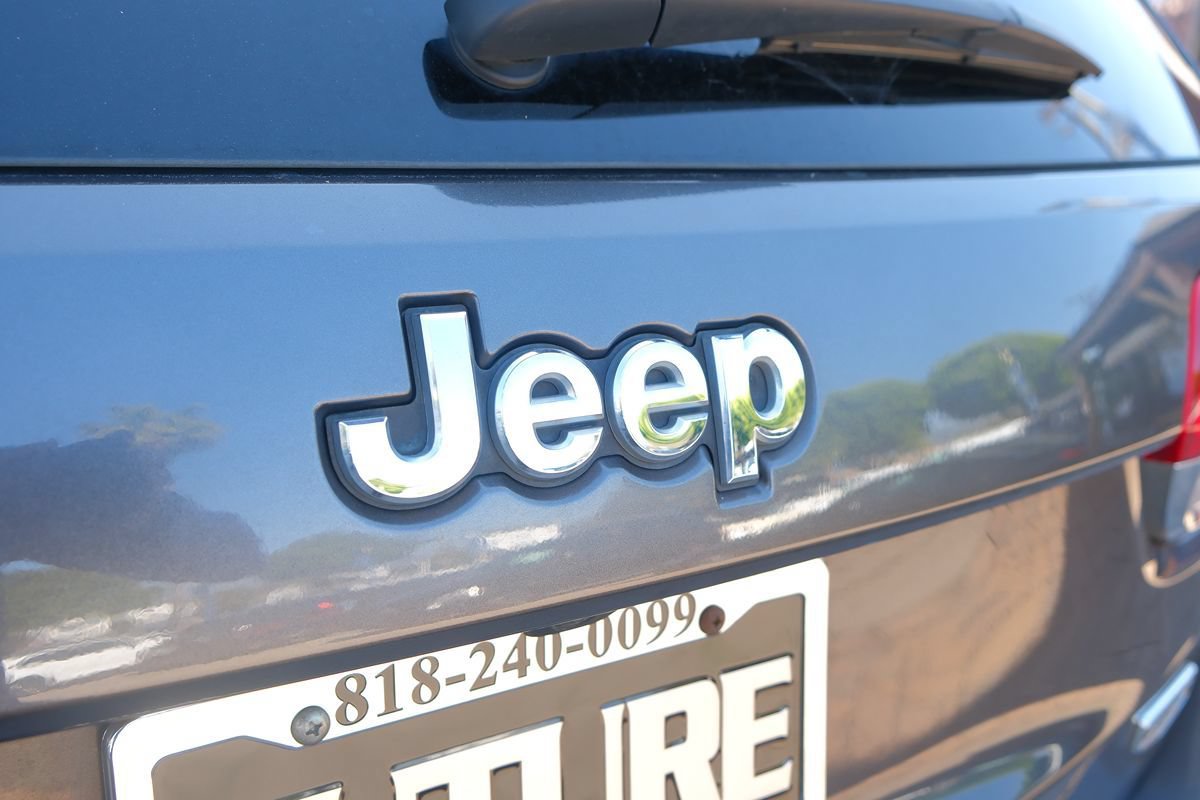 Used 2018 Jeep Grand Cherokee Summit w/ Skid Plate Group AWD/4WD image 57