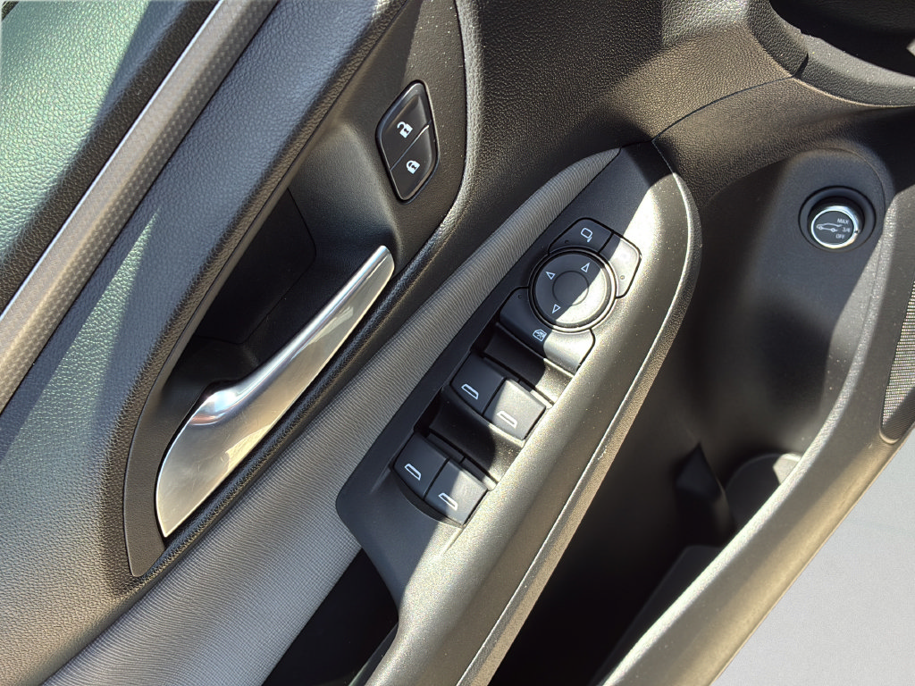 Used 2025 Buick Envista Avenir FWD image 21