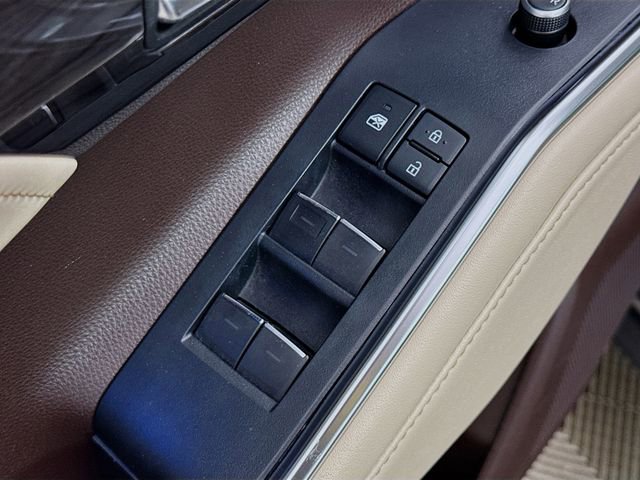 Used 2022 Toyota Highlander Platinum image 18