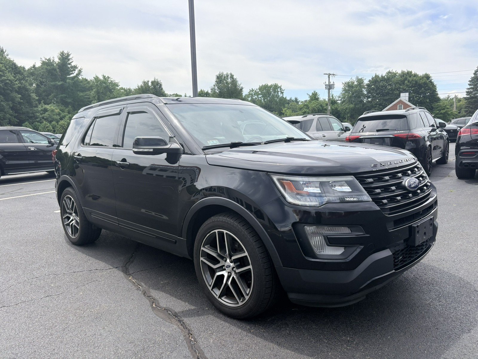 Used 2016 Ford Explorer Sport w/ Equipment Group 401A AWD/4WD image 3