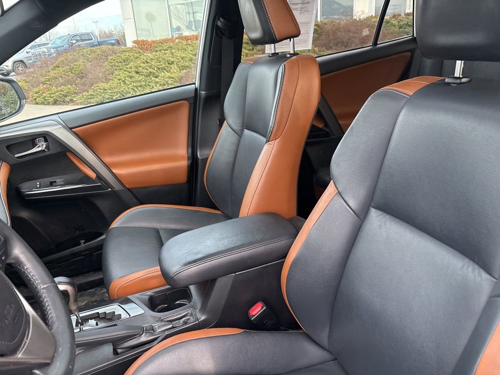 Used 2017 Toyota RAV4 SE w/ Power Special Value Package image 17