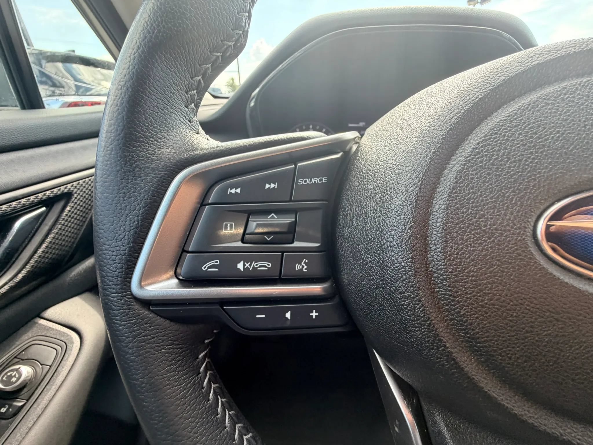 Used 2023 Subaru Outback Premium AWD/4WD image 13