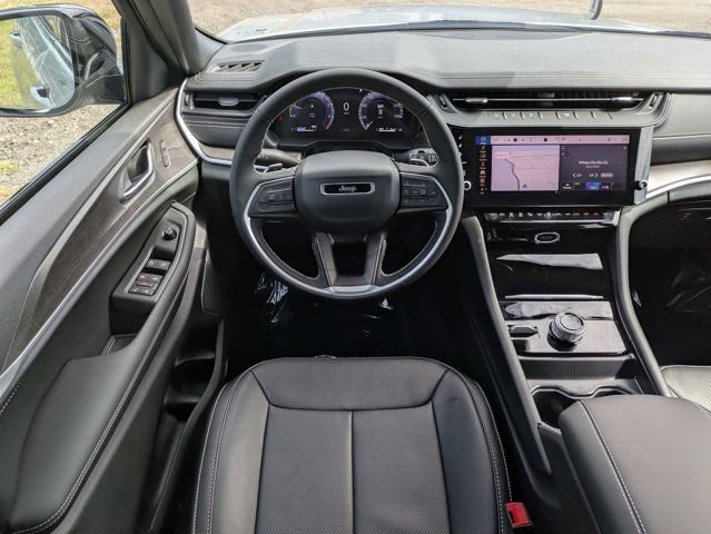New 2026 Jeep Grand Cherokee L Limited AWD/4WD image 18